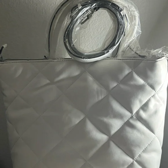 Guess White Quilted Tote with Silver Accent NWT - Picture 4 of 10